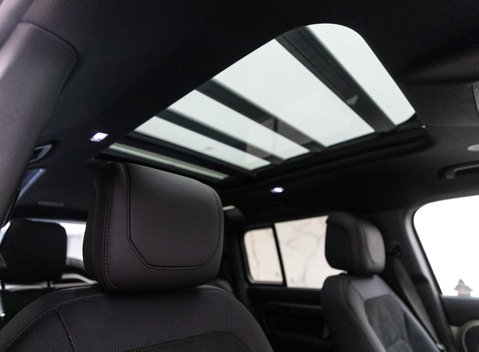 Land Rover Defender V8 8