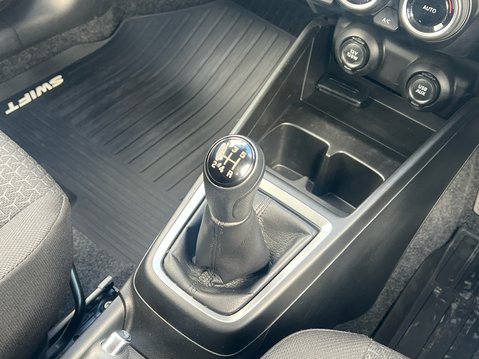 Suzuki Swift SZ5 DUALJET ALLGRIP MHEV 28