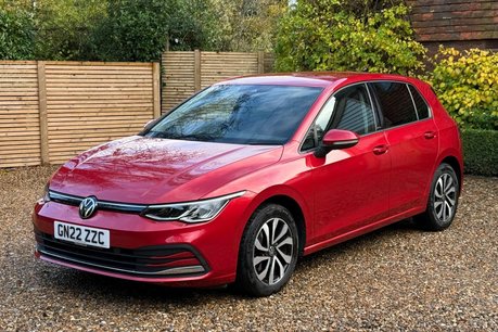 Volkswagen Golf ACTIVE TSI 8