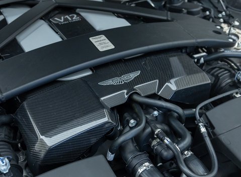 Aston Martin Vanquish V12 38