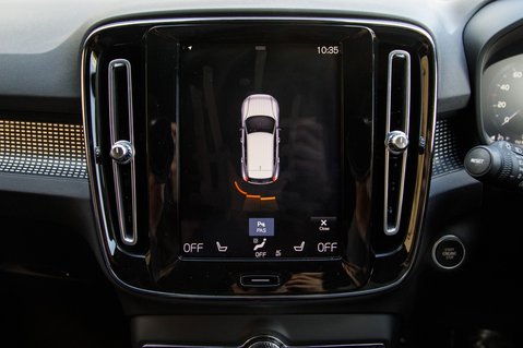 Volvo XC40 B4 R-DESIGN PRO AWD MHEV 31