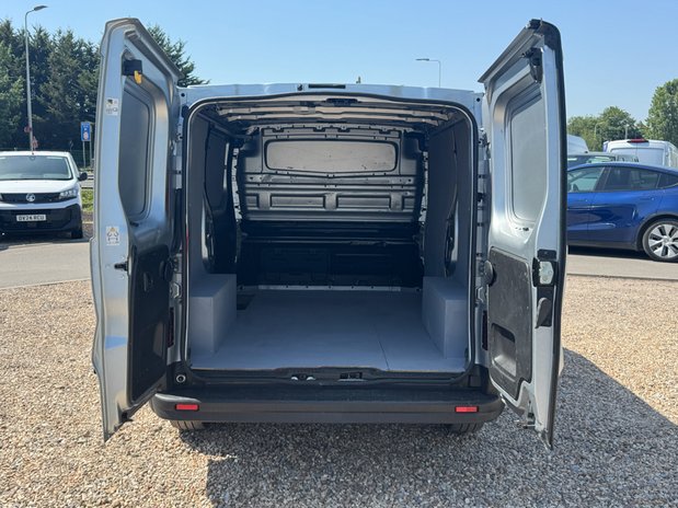 Renault Trafic SWB L1H1 Low Roof Sport 280 EURO 6 8