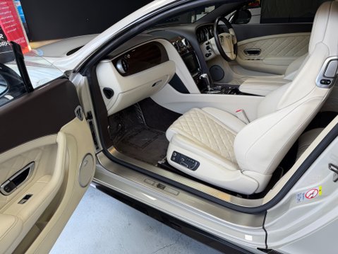 Bentley Continental GT V8 S MDS BLACK EDITION 14