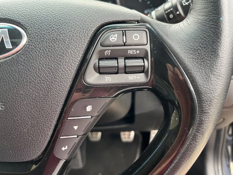 Kia Ceed 1.6 CRDI 4 TECH ECODYNAMICS 17