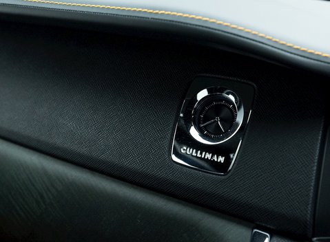 Rolls-Royce Cullinan 19