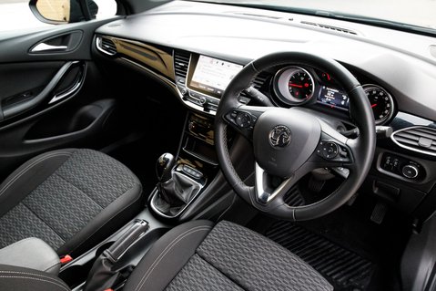 Vauxhall Astra SRI VX-LINE NAV S/S 4