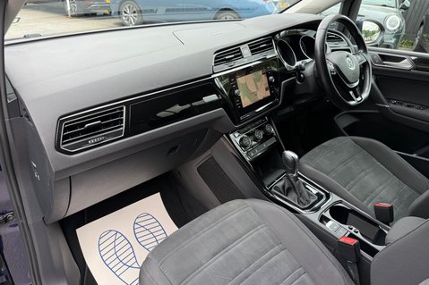 Volkswagen Touran SEL TSI DSG AUTOMATIC - 7 SEATS - ADAPTIVE CRUISE -DEMO +1 OWNER -FVWSH 13
