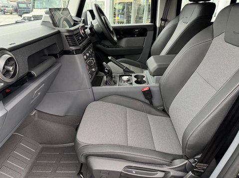 Ineos Grenadier 3.0P Utility Wagon Auto 4WD Euro 6 (s/s) 6dr 37