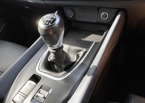 Nissan Qashqai DIG-T TEKNA PLUS MHEV 28