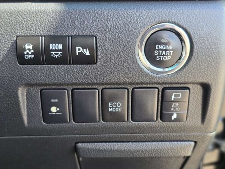 Toyota Alphard Auto+Petrol+7Seats 22