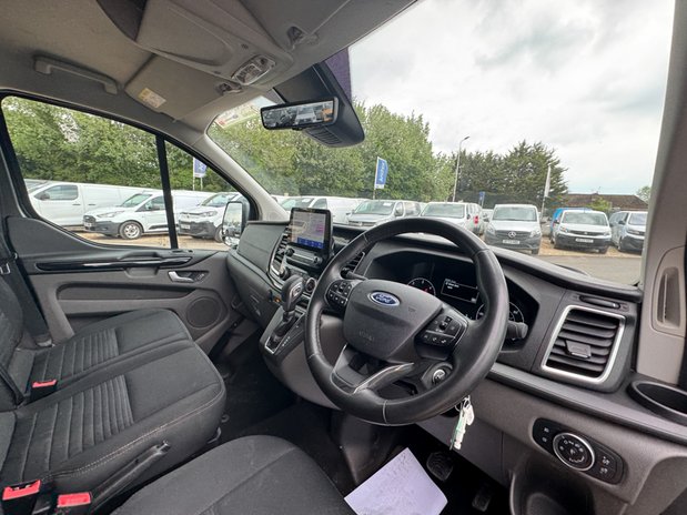 Ford Transit Custom Crew Cab AUTO SWB L1H1 Low Roof Limited 320 Air Con Alloys Nav Euro 6 19