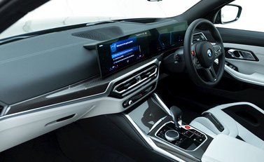 BMW M3 Competition XDrive Touring 15