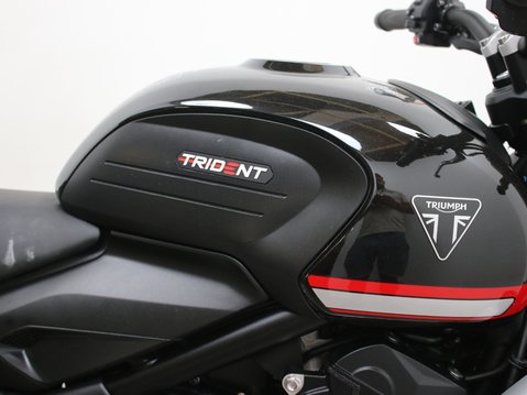 Triumph Trident TRIDENT 660 23