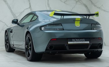 Aston Martin V8 Vantage AMR 10