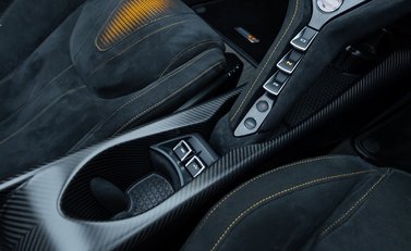 McLaren 765LT Spider 30