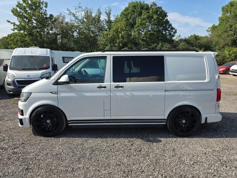 Volkswagen Campervan 14