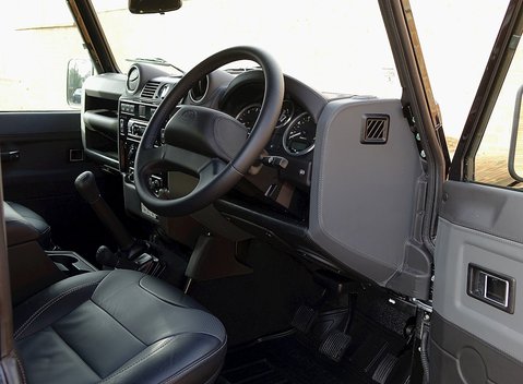 Land Rover 90 Autobiography 13