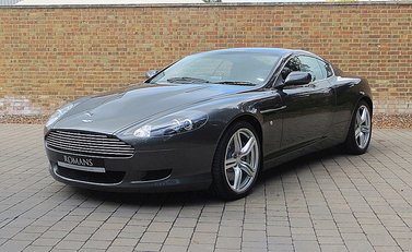 Aston Martin DB9 4