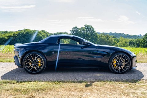 Aston Martin Vantage Roadster 21