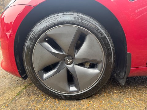 Tesla Model 3 STANDARD RANGE PLUS 29