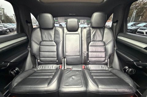 Porsche Cayenne D V6 TIPTRONIC S - REAR ENTERTAINMENT -PDLS -PAN ROOF -CAMERA -£17K EXTRAS 13