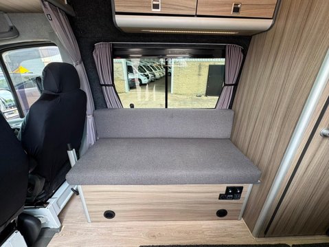 Mercedes-Benz Sprinter 7