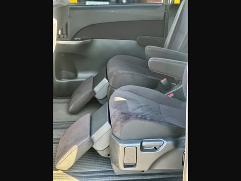 Toyota Estima 21