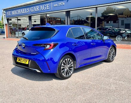Toyota Corolla 1.8 Corolla Design HEV CVT 5dr 8