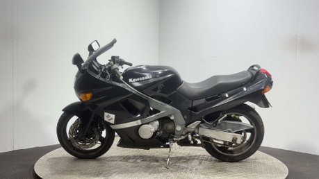 Kawasaki ZZR 1991 CLASSIC SPORTS TOURER PROJECT BIKE SPARES OR REPAIR 600CC 4