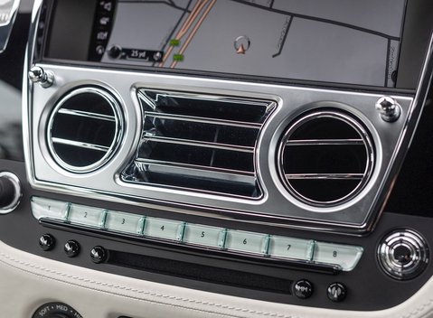 Rolls-Royce Wraith Series II 19