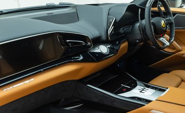 Ferrari Purosangue 21