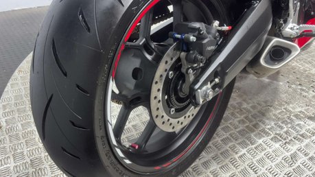 Honda CBR 2024 74 PLATE E-CLUTCH ONLY 240 MILES MOT AUTO 650CC SPORTS BIKE 39