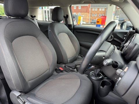 Mini Hatch COOPER 3