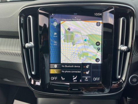 Volvo XC40 2.0 B4 MHEV R-Design Auto AWD Euro 6 (s/s) 5dr 12