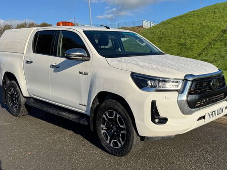 Toyota Hilux 2.8 HI-Luxury Invincible D-4D 4WD Double Cab Auto 4WD 5dr