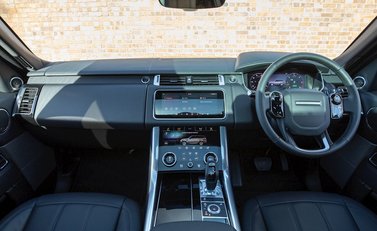 Land Rover Range Rover Sport 3.0 SDV6 HSE 18