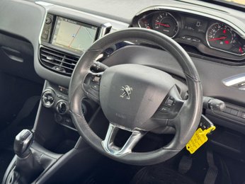 Peugeot 208 1.2 VTi PureTech Style Euro 5 3dr