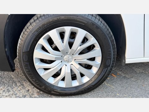Peugeot Partner BLUEHDI PROFESSIONAL PREMIUM L2 15