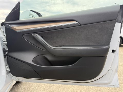 Tesla Model 3 Saloon 4dr Electric Auto RWD (241 bhp) 32