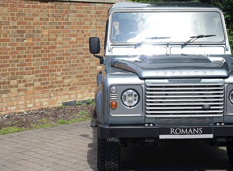 Land Rover 90 County 4