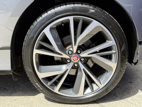 Jaguar I-Pace 400 90kWh SE SUV 5dr Electric Auto 4WD (400 ps) 16