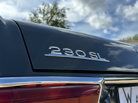 Mercedes-Benz SL Series 230 SL 37