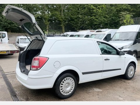 Vauxhall Astra 1.3 CDTi 16v Club Car Derived Van 3dr Diesel Manual (130 g/km, 89 bhp) 18