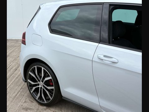 Volkswagen Golf 2.0 Golf GTi Performance TSi Semi-Auto 3dr 4