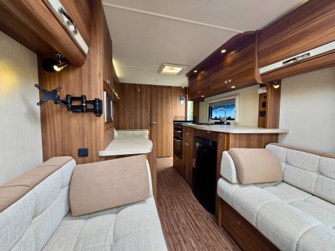 Elddis Affinity  530 Sussex Premier Edition Mayfield 12