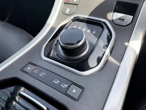 Land Rover Range Rover Evoque 2.0 TD4 SE TECH 15
