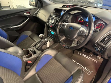 Ford Focus 2.0T EcoBoost ST-2 Euro 5 (s/s) 5dr 31