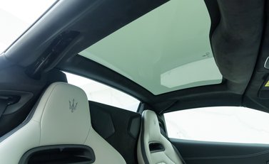 Maserati MC20 Cielo 22