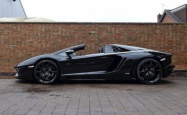 Lamborghini Aventador LP 700-4 Roadster 26