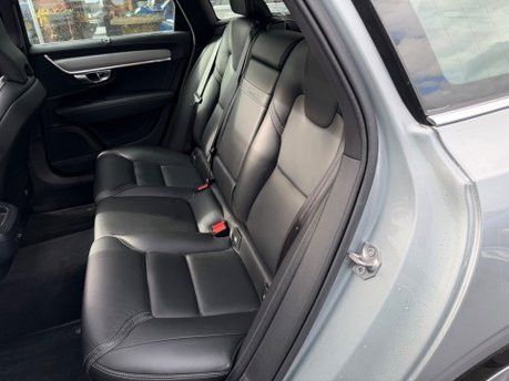 Volvo V90 D4 INSCRIPTION 42
